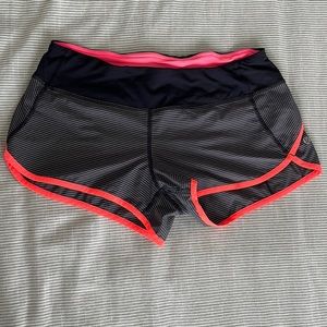 LuLulemon Running Shorts | Grey Stripes | Size 6